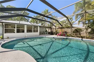 477 SE Seabreeze Ln, Port Saint Lucie, FL 34983 - Photo 4