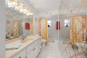 477 SE Seabreeze Ln, Port Saint Lucie, FL 34983 - Photo 22