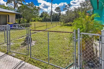 1082 SE Saint Lawrence Way, Stuart, FL 34997 - Photo 14