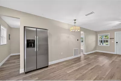 607 SE Cortez Avenue, Stuart, FL 34994 - Photo 10