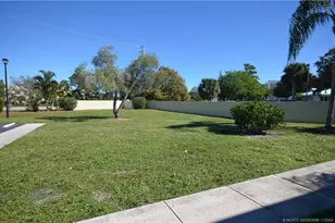 1566 SE Royal Green Cir, Port Saint Lucie, FL 34952 - Photo 6