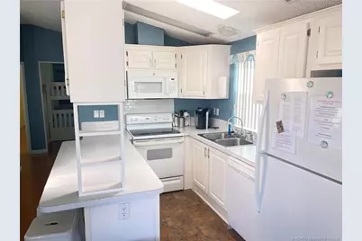 717 Nettles Boulevard, Jensen Beach, FL 34957 - Photo 10