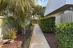 3828 SE Jefferson St, Stuart, FL 34997 - Photo 2