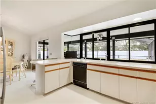 366 SW Eyerly Ave, Port Saint Lucie, FL 34983 - Photo 26