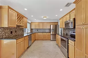 2041 SE Giffen Ave, Port Saint Lucie, FL 34952 - Photo 8