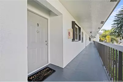 1210 SE Parkview Place #9, Stuart, FL 34994 - Photo 4