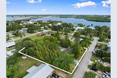 895 SW 29th Terrace, Palm City, FL 34990 - Photo 2