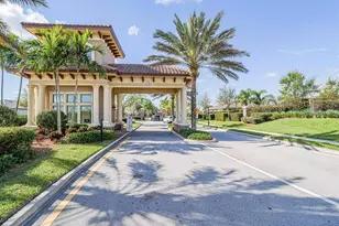 781 SE Courances Dr, Port Saint Lucie, FL 34984 - Photo 32