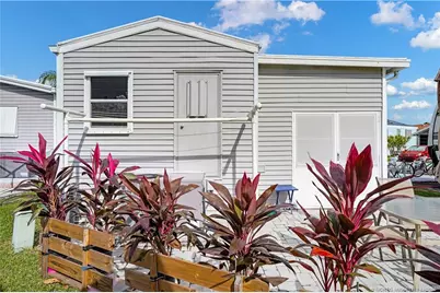 587 Nettles Boulevard, Jensen Beach, FL 34957 - Photo 6