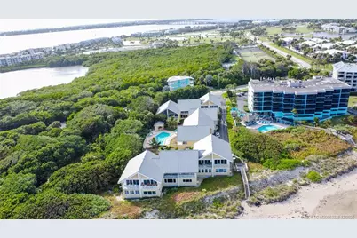 245 NE Macarthur Boulevard #12, Stuart, FL 34996 - Photo 4