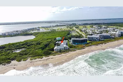 245 NE Macarthur Boulevard #12, Stuart, FL 34996 - Photo 1