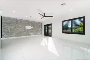 668 NE Waters Edge Ln, Port Saint Lucie, FL 34983 - Photo 18