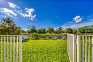 668 NE Waters Edge Ln, Port Saint Lucie, FL 34983 - Photo 18