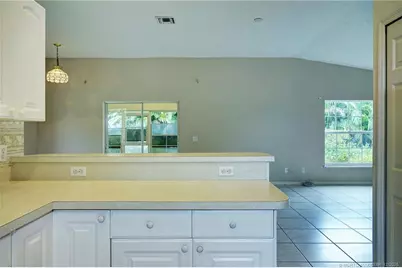 724 SE Michaels Court, Stuart, FL 34996 - Photo 6
