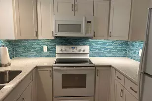 2950 SE Ocean Blvd, Stuart, FL 34996 - Photo 4