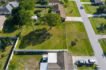 171 SE Dwight Avenue, Port Saint Lucie, FL 34983 - Photo 2