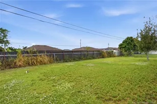 950 SW Jaslo Ave, Port Saint Lucie, FL 34953 - Photo 38