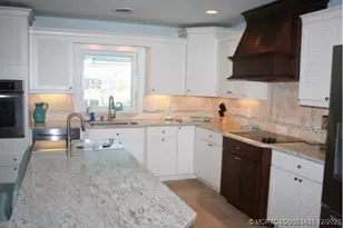 513 Gunwale Ln, Longboat Key, FL 34228 - Photo 12