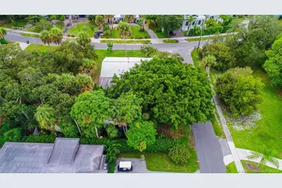 817 SW Saint Lucie Crescent, Stuart, FL 34994 - Photo 2