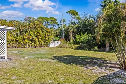 8379 SE Camellia Drive, Hobe Sound, FL 33455 - Photo 32