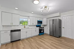 8379 SE Camellia Dr, Hobe Sound, FL 33455 - Photo 8