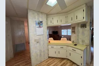 6270 S Ironwood Lane, Lantana, FL 33462 - Photo 8