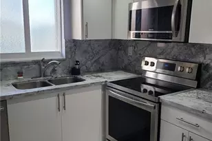 13715 SW 66th St, Miami, FL 33183 - Photo 4