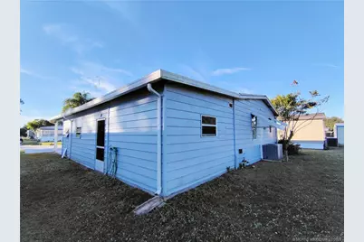 2581 SW Pontiac Place, Stuart, FL 34997 - Photo 4