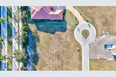 133 SE Via Lago Cervaro, Port Saint Lucie, FL 34952 - Photo 2