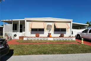 215 SE Trafalgar Terrace, Stuart, FL 34994 - Photo 2