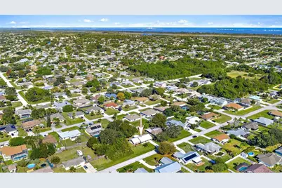 2481 SE Calusa Avenue, Port Saint Lucie, FL 34952 - Photo 22