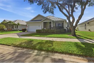 543 NE Canoe Park Circle, Port Saint Lucie, FL 34983 - Photo 2