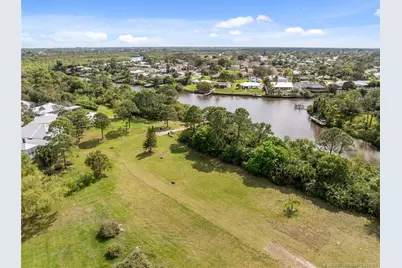 543 NE Canoe Park Circle, Port Saint Lucie, FL 34983 - Photo 22