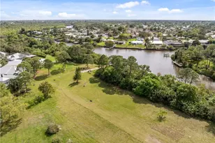 543 NE Canoe Park Cir, Port Saint Lucie, FL 34983 - Photo 22