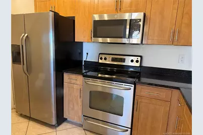 6458 Emerald Dunes Drive #302, West Palm Beach, FL 33411 - Photo 4