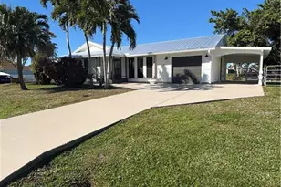 981 SW Bay State Rd, Port Saint Lucie, FL 34953 - Photo 2