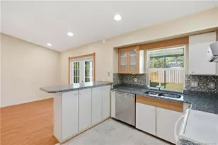 2905 SE Glasgow Dr, Stuart, FL 34997 - Photo 16