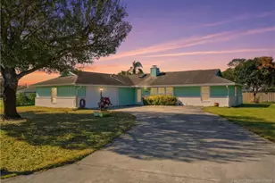 2905 SE Glasgow Dr, Stuart, FL 34997 - Photo 1