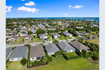 1610 NE Skyhigh Terrace, Jensen Beach, FL 34957 - Photo 6