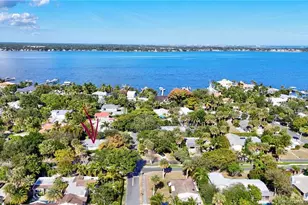 1027 SE Osceola St, Stuart, FL 34996 - Photo 4