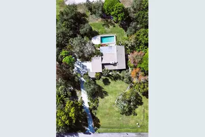 1672 SW Sandtrap Crescent, Palm City, FL 34990 - Photo 4