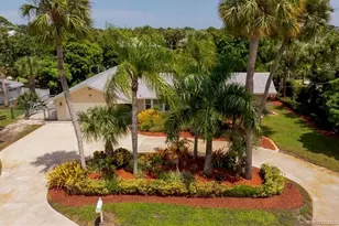 511 SE Krueger Pkwy, Stuart, FL 34996 - Photo 2