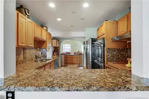 401 SW Ewing Ave, Port Saint Lucie, FL 34983 - Photo 8