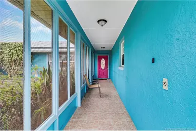 401 SW Ewing Avenue, Port Saint Lucie, FL 34983 - Photo 4