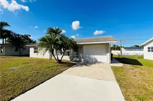 2031 SE Jackson St, Stuart, FL 34997 - Photo 2