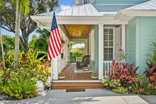 4 Lantana Ln, Sewalls Point, FL 34996 - Photo 2