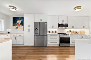 625 NW North River Dr, Stuart, FL 34994 - Photo 4