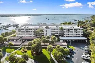 625 NW North River Dr, Stuart, FL 34994 - Photo 1