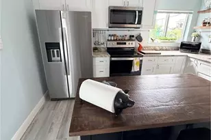 310 SE Denver Ave, Stuart, FL 34994 - Photo 4