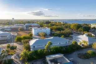 411 SE High School Ave, Stuart, FL 34994 - Photo 2